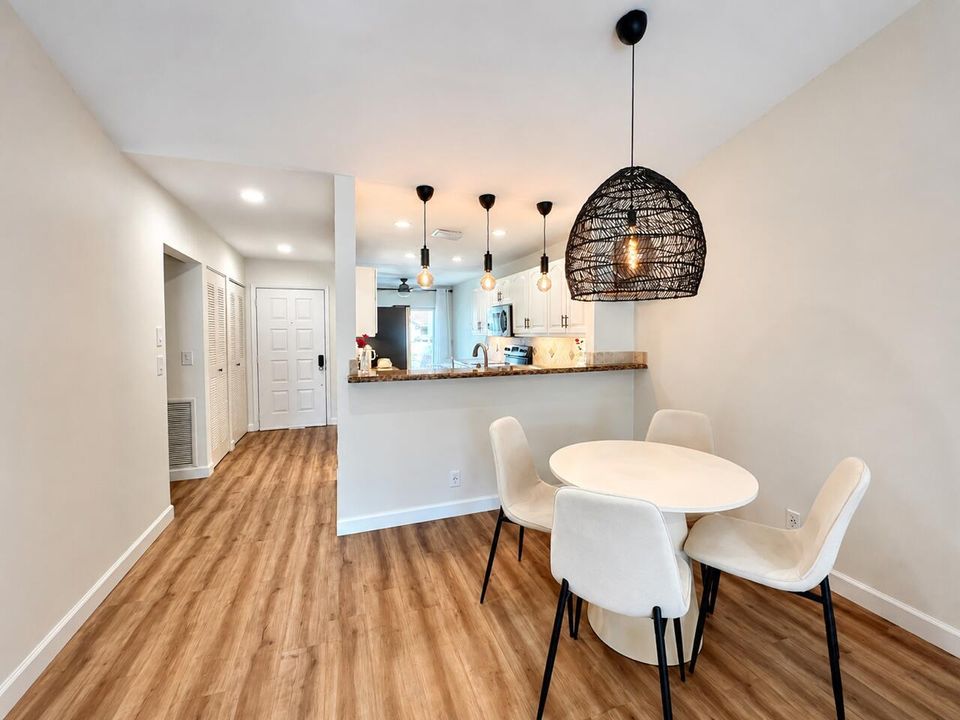 Dining to Kitchen