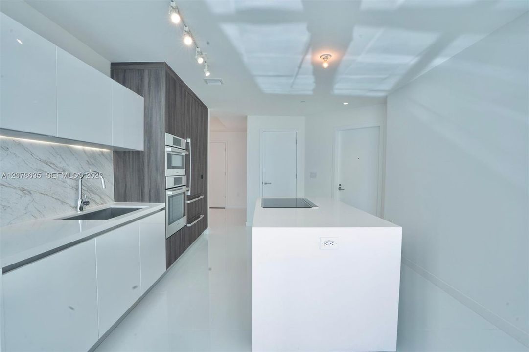 For Rent: $7,700 (2 beds, 3 baths, 1547 Square Feet)