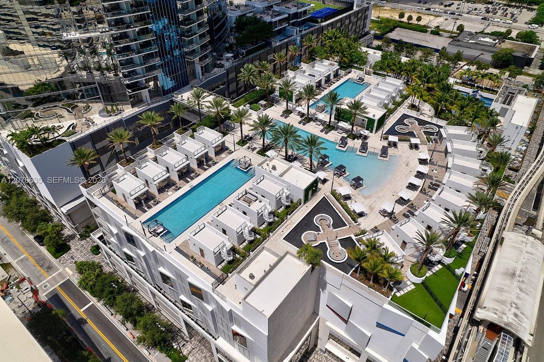 For Rent: $7,700 (2 beds, 3 baths, 1547 Square Feet)