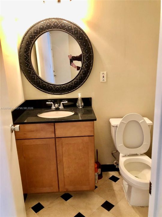 For Sale: $299,000 (1 beds, 1 baths, 1000 Square Feet)
