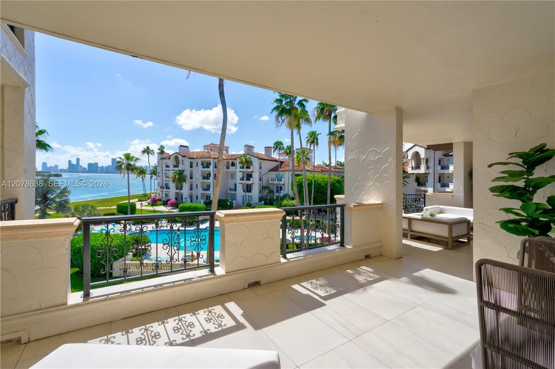 En Venta: $4,400,000 (3 camas, 3 baños, 1912 Pies cuadrados)
