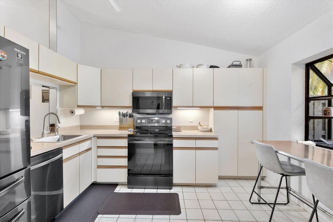 14-3783 NW 35th St_014