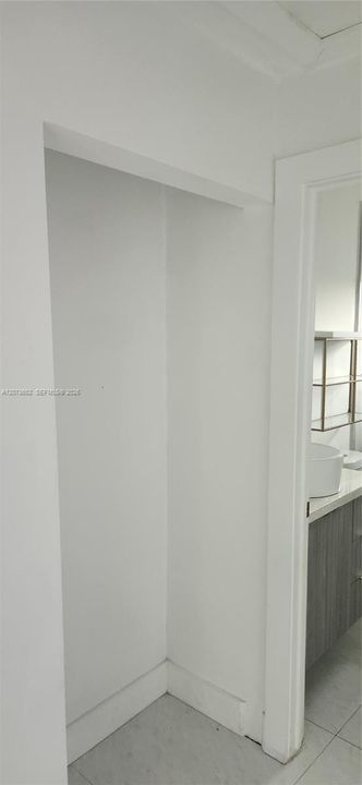 For Rent: $3,500 (3 beds, 2 baths, 900 Square Feet)