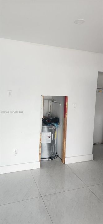 For Rent: $3,500 (3 beds, 2 baths, 900 Square Feet)