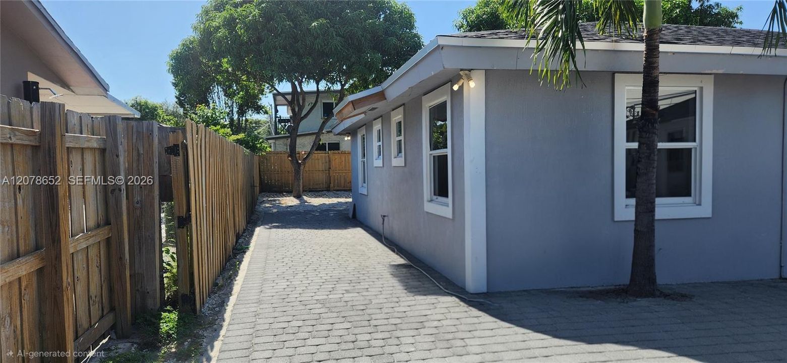 For Rent: $3,500 (3 beds, 2 baths, 900 Square Feet)