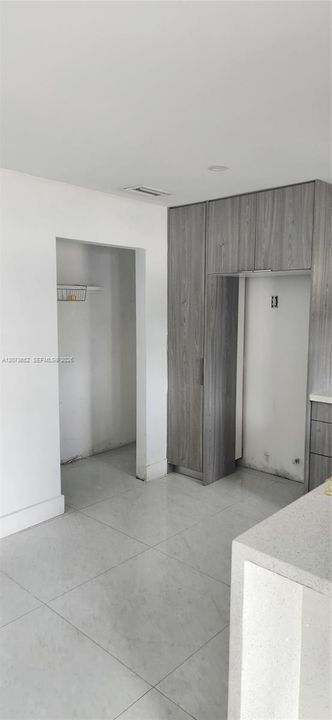 For Rent: $3,500 (3 beds, 2 baths, 900 Square Feet)