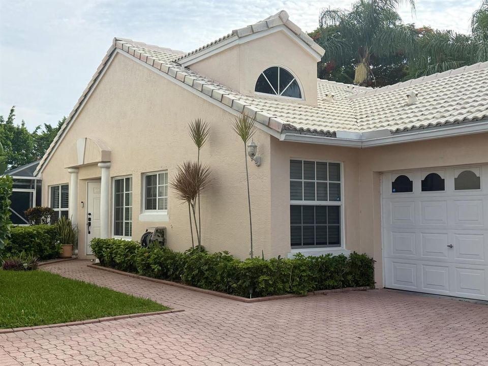 7267 Panache Way, Boca roof