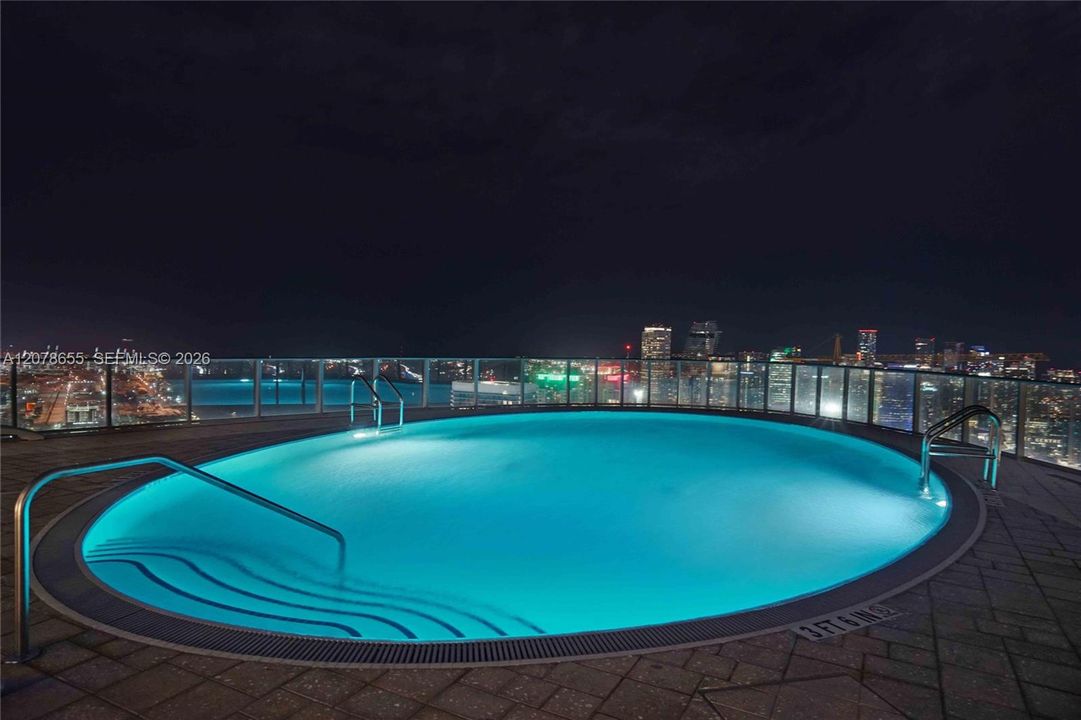 En Venta: $680,000 (1 camas, 1 baños, 937 Pies cuadrados)