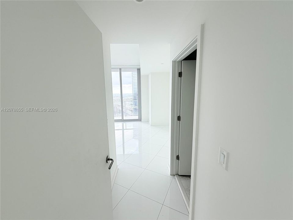 En Venta: $680,000 (1 camas, 1 baños, 937 Pies cuadrados)