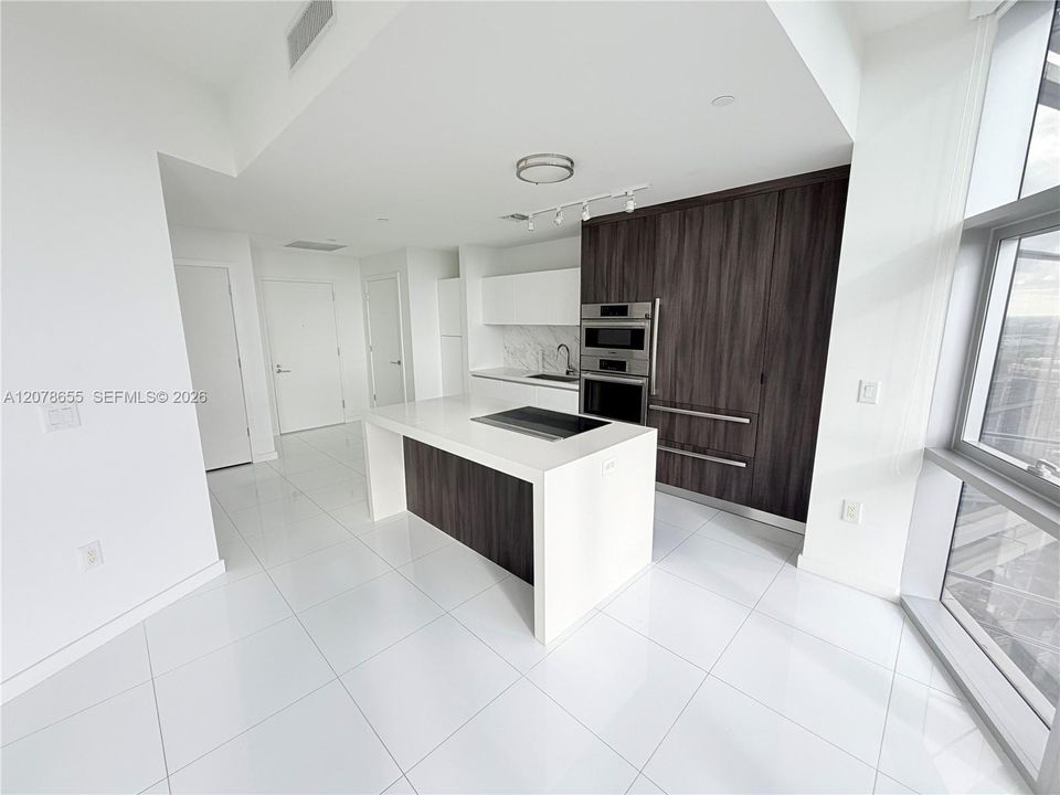 En Venta: $680,000 (1 camas, 1 baños, 937 Pies cuadrados)
