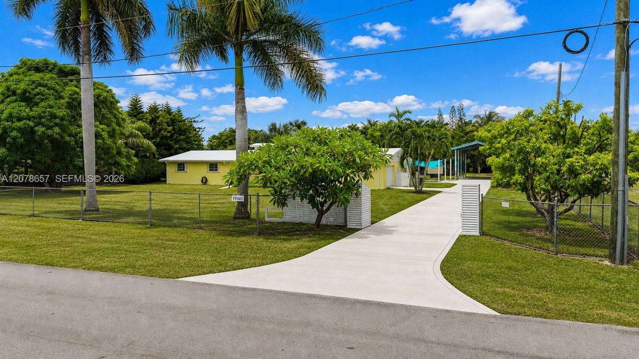 En Venta: $974,900 (3 camas, 2 baños, 1909 Pies cuadrados)