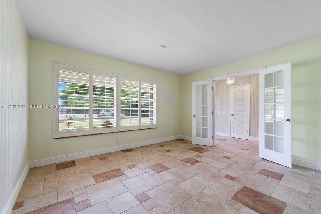 En Venta: $974,900 (3 camas, 2 baños, 1909 Pies cuadrados)