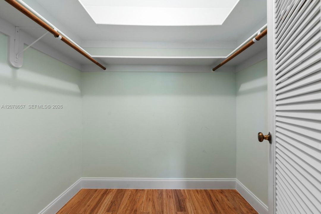 En Venta: $974,900 (3 camas, 2 baños, 1909 Pies cuadrados)