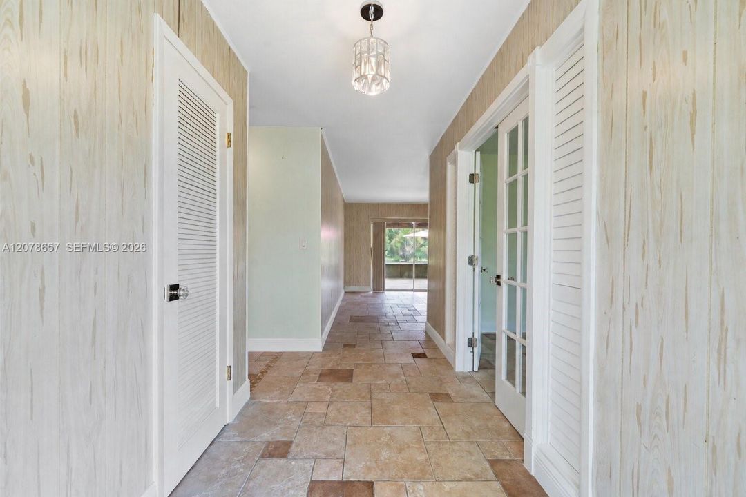 En Venta: $974,900 (3 camas, 2 baños, 1909 Pies cuadrados)