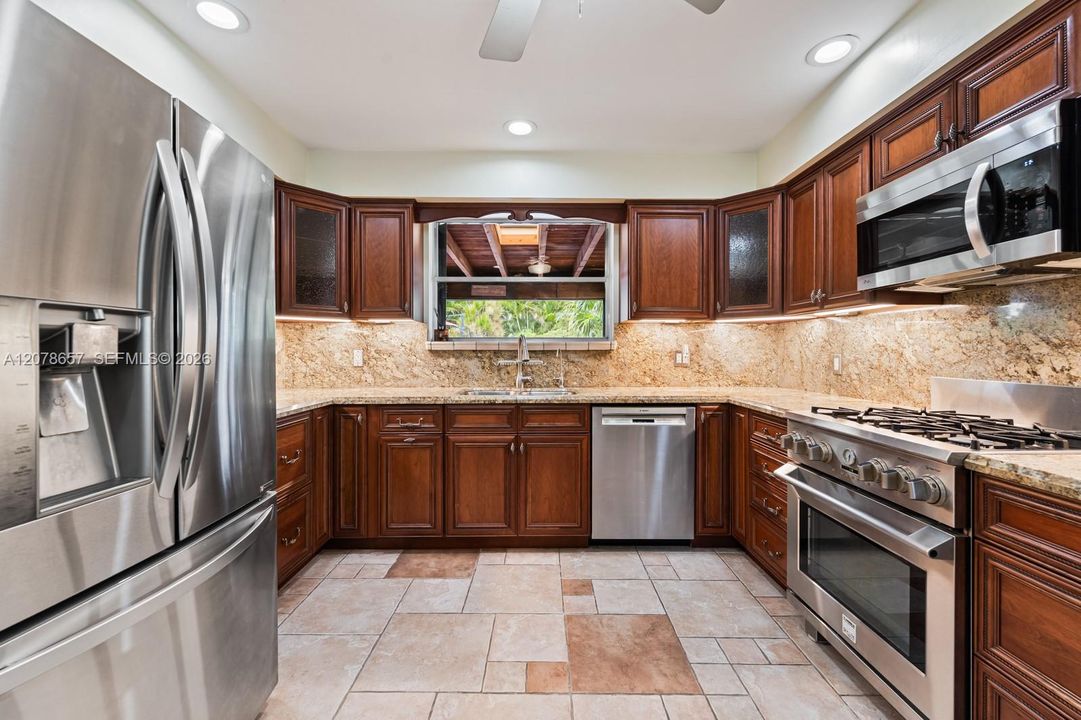 En Venta: $974,900 (3 camas, 2 baños, 1909 Pies cuadrados)