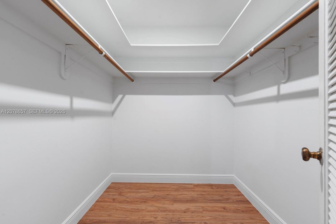 En Venta: $974,900 (3 camas, 2 baños, 1909 Pies cuadrados)
