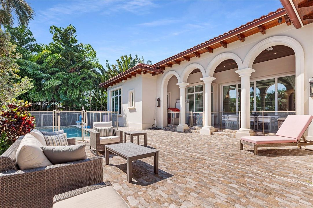 En Venta: $6,499,000 (5 camas, 6 baños, 3724 Pies cuadrados)