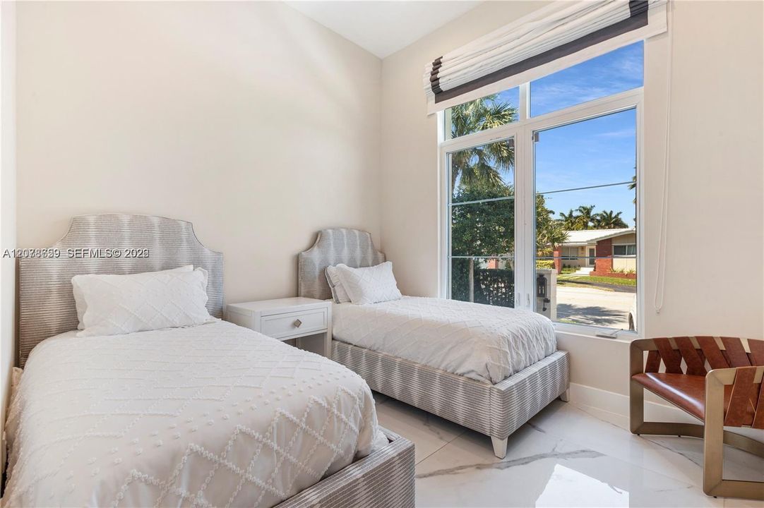 En Venta: $6,499,000 (5 camas, 6 baños, 3724 Pies cuadrados)