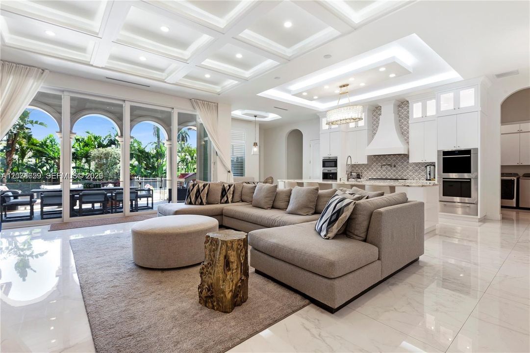 En Venta: $6,499,000 (5 camas, 6 baños, 3724 Pies cuadrados)