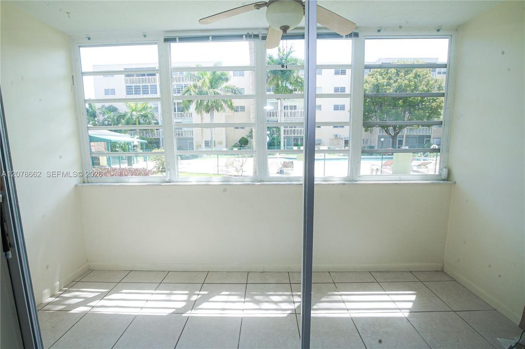 For Rent: $1,900 (1 beds, 1 baths, 847 Square Feet)