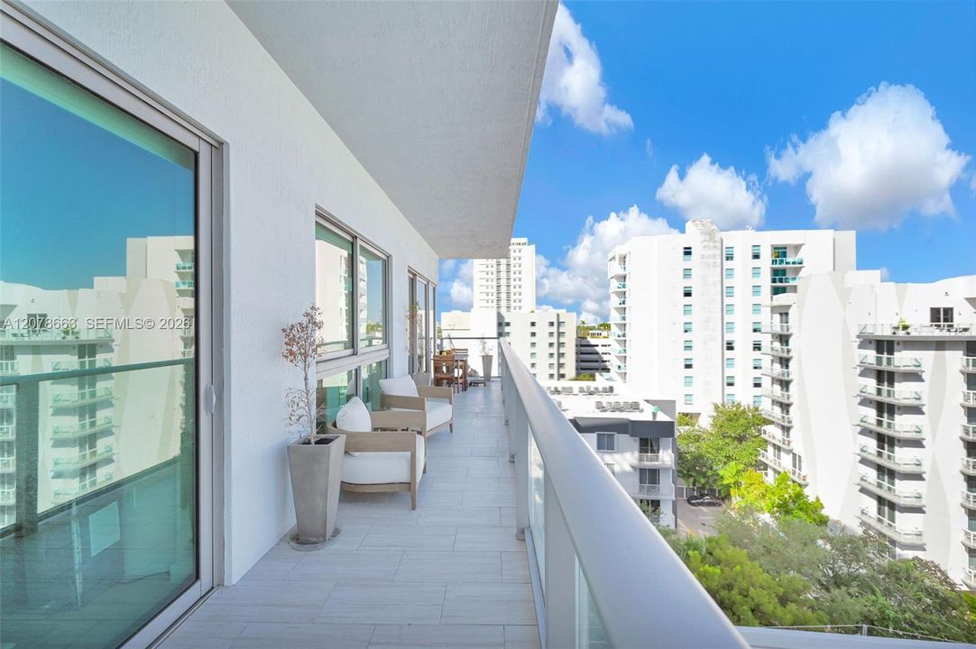En Venta: $625,000 (2 camas, 2 baños, 962 Pies cuadrados)
