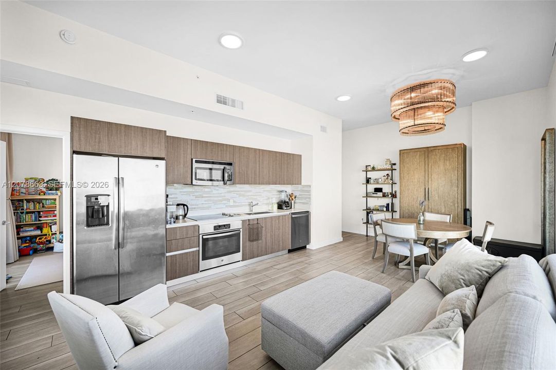 En Venta: $625,000 (2 camas, 2 baños, 962 Pies cuadrados)