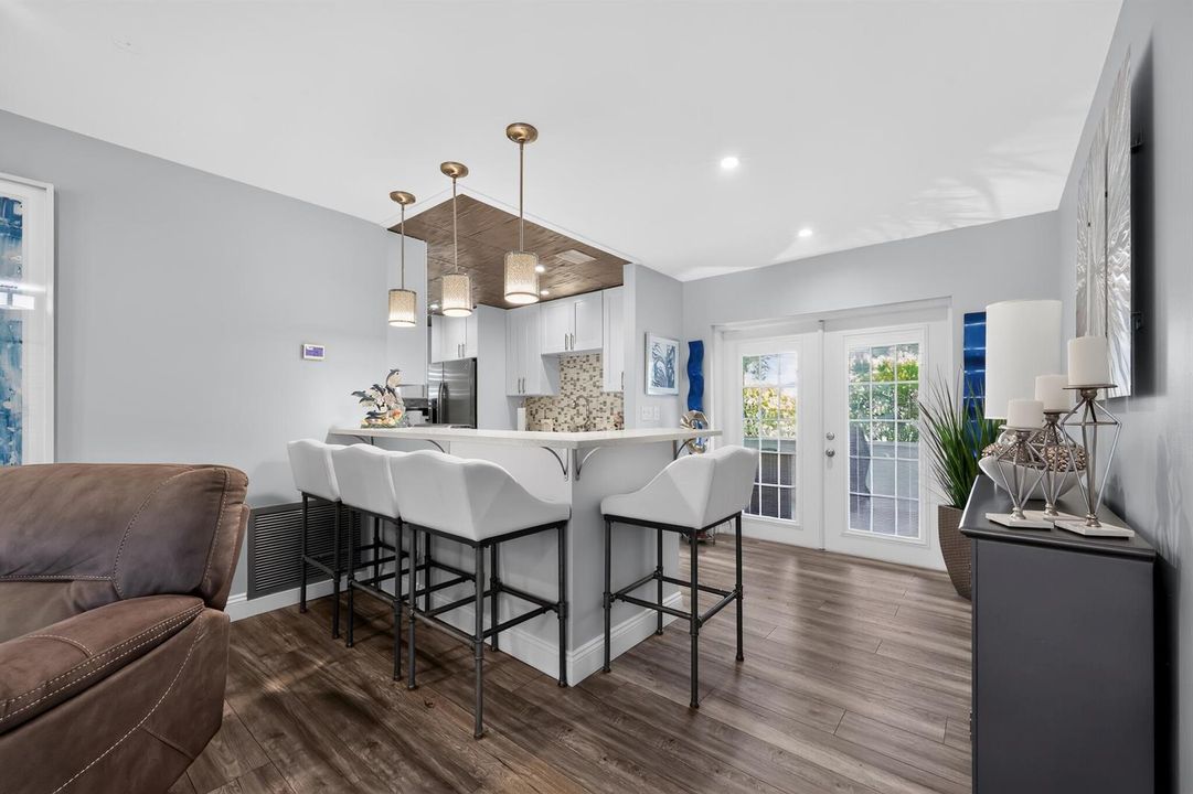 21_3550_Joseph_Dr-Dining_room-0052