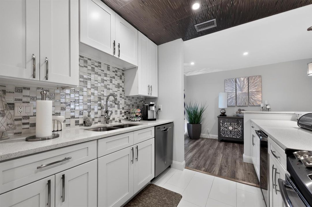 18_3550_Joseph_Dr-Kitchen-0079
