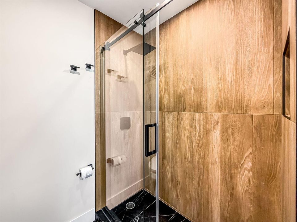 39-web-or-mls-JOY_053960