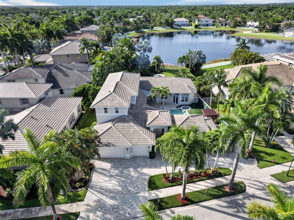 На продажу: $2,495,000 (5 спален, 5 ванн, 4858 Квадратных фут)