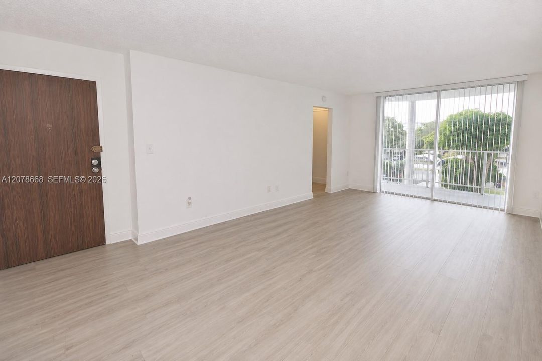 For Rent: $1,950 (2 beds, 2 baths, 1036 Square Feet)