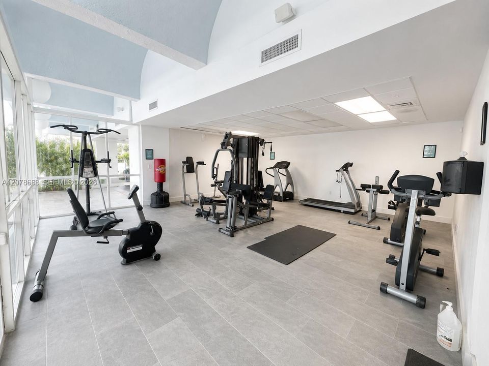 For Rent: $1,950 (2 beds, 2 baths, 1036 Square Feet)