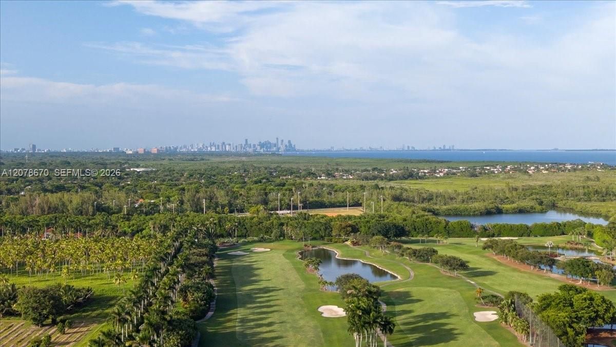 En Venta: $1,850,000 (3 camas, 3 baños, 2980 Pies cuadrados)