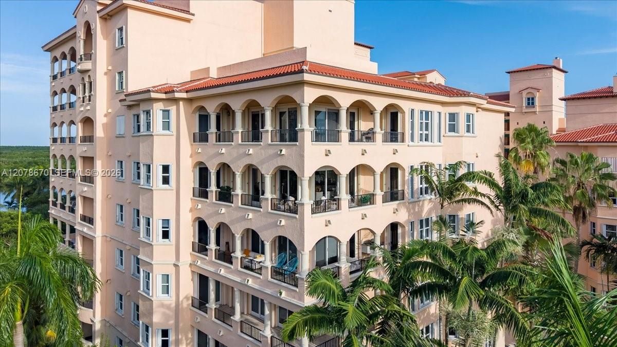 En Venta: $1,850,000 (3 camas, 3 baños, 2980 Pies cuadrados)