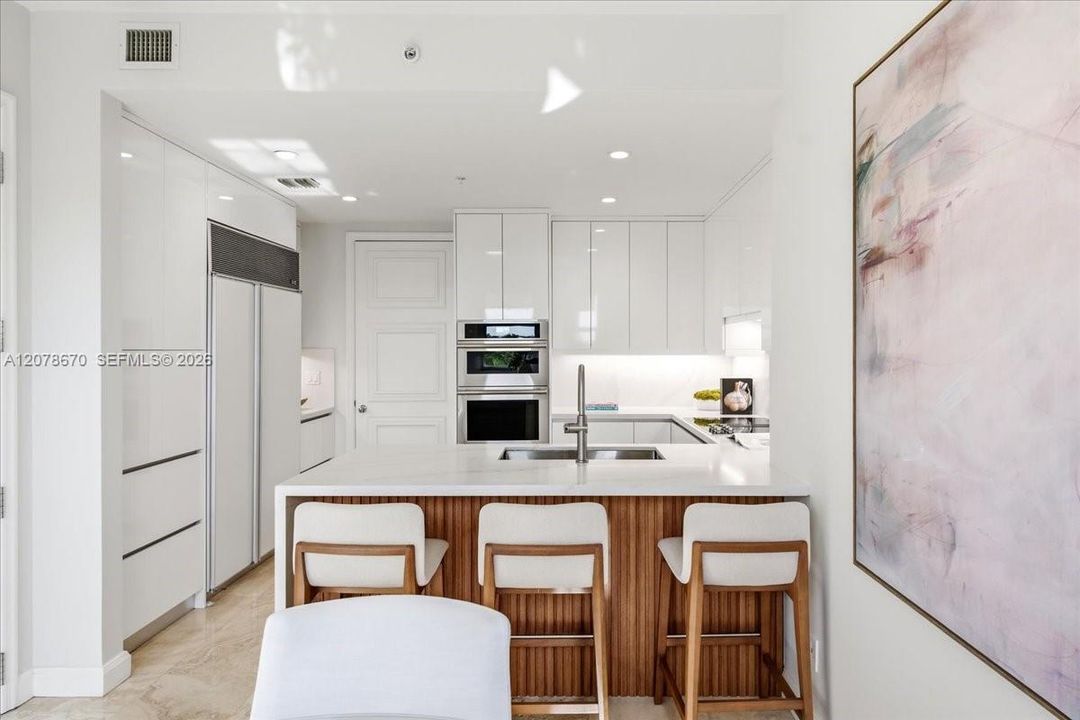 En Venta: $1,850,000 (3 camas, 3 baños, 2980 Pies cuadrados)