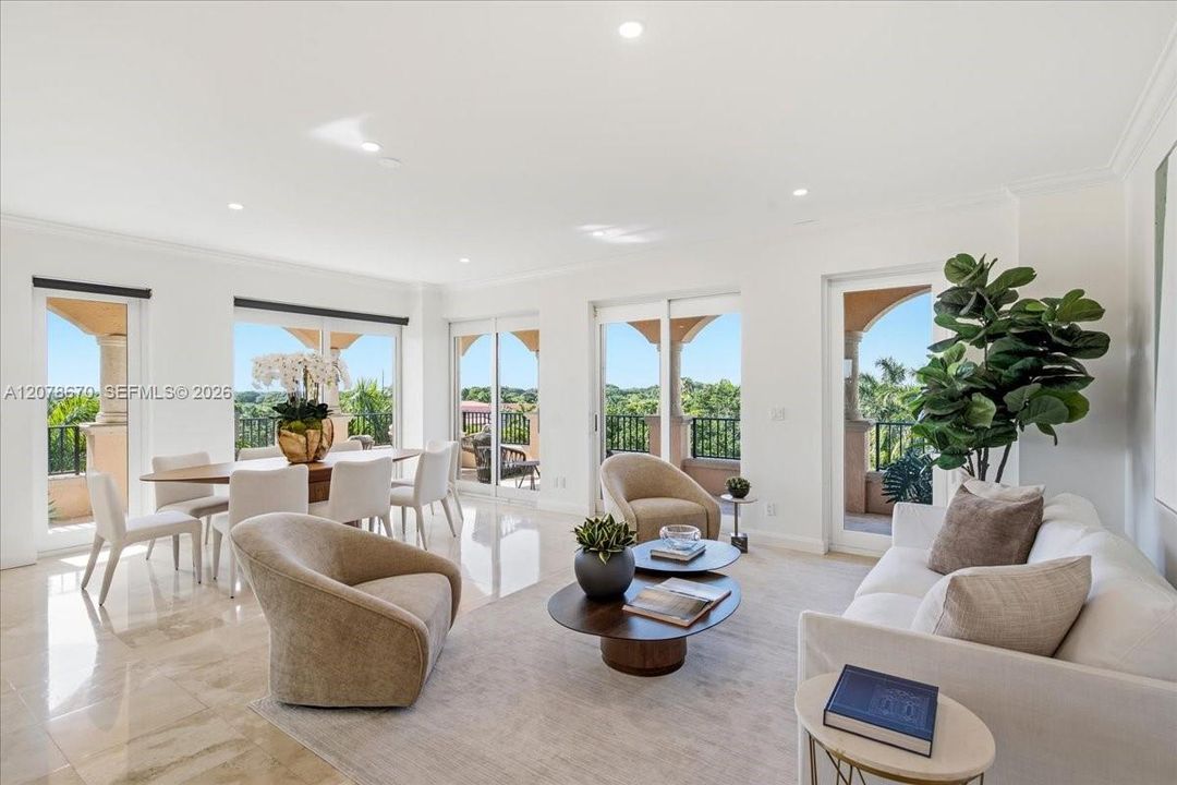En Venta: $1,850,000 (3 camas, 3 baños, 2980 Pies cuadrados)