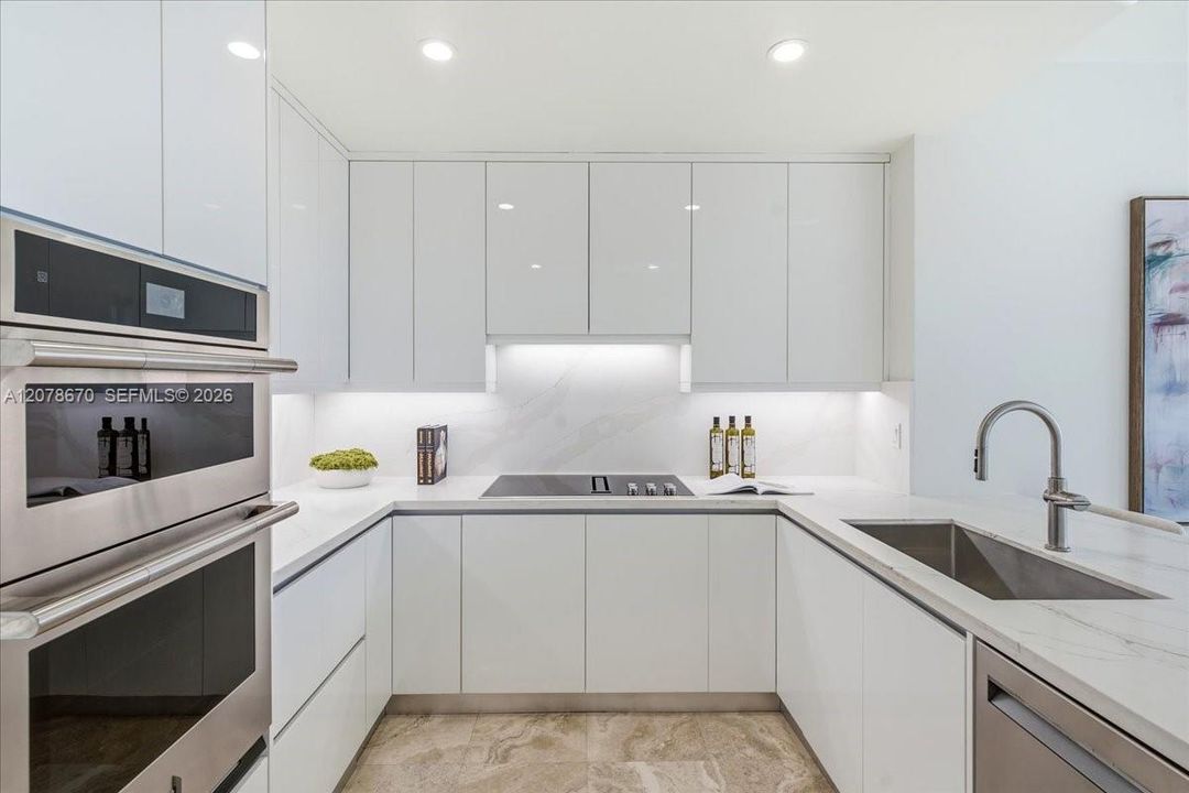 En Venta: $1,850,000 (3 camas, 3 baños, 2980 Pies cuadrados)