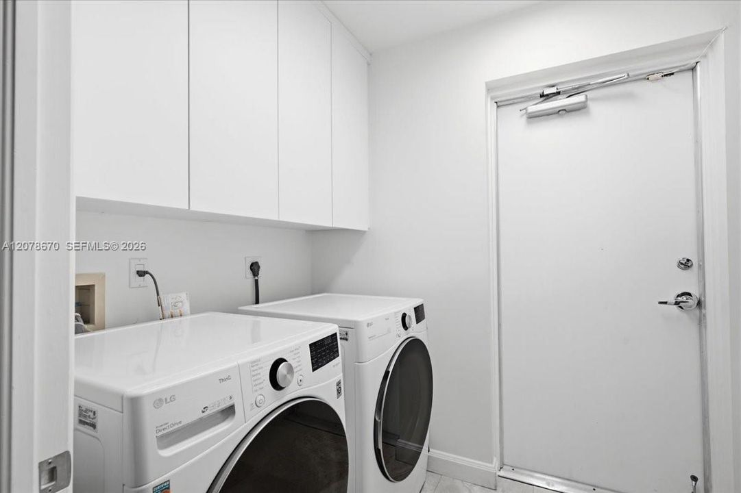 En Venta: $1,850,000 (3 camas, 3 baños, 2980 Pies cuadrados)