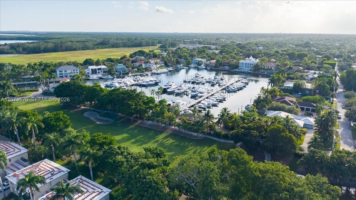 En Venta: $1,850,000 (3 camas, 3 baños, 2980 Pies cuadrados)