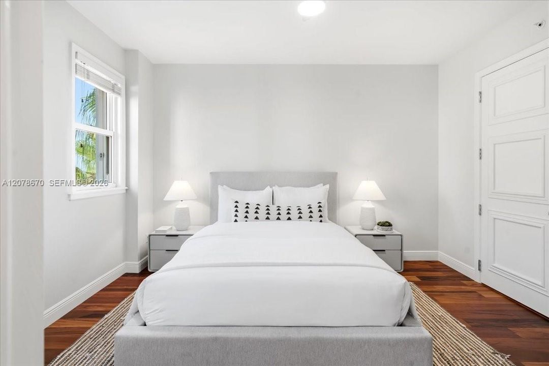 En Venta: $1,850,000 (3 camas, 3 baños, 2980 Pies cuadrados)