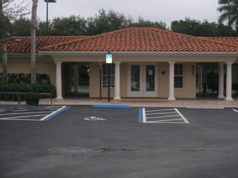 Tennis Pro Shoppe