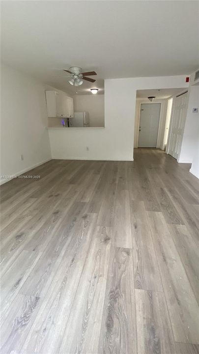 For Rent: $1,600 (1 beds, 1 baths, 740 Square Feet)
