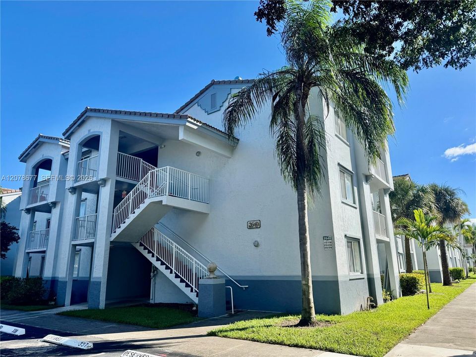 En Venta: $215,000 (1 camas, 1 baños, 823 Pies cuadrados)