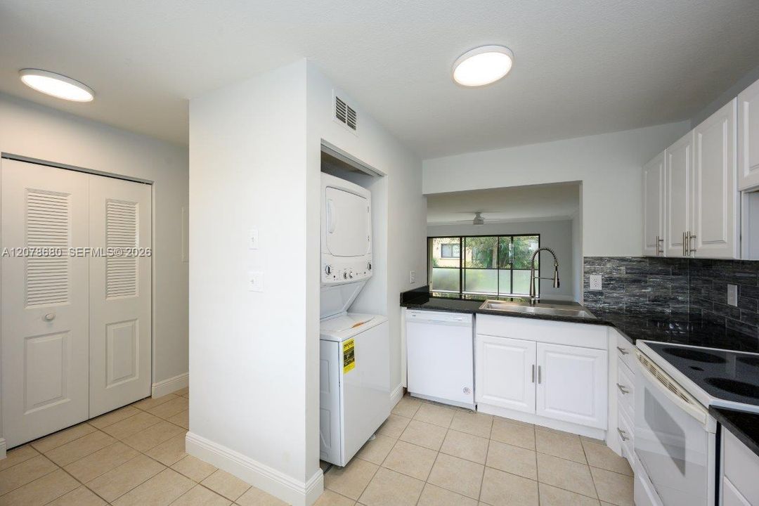 For Rent: $2,200 (2 beds, 2 baths, 1150 Square Feet)