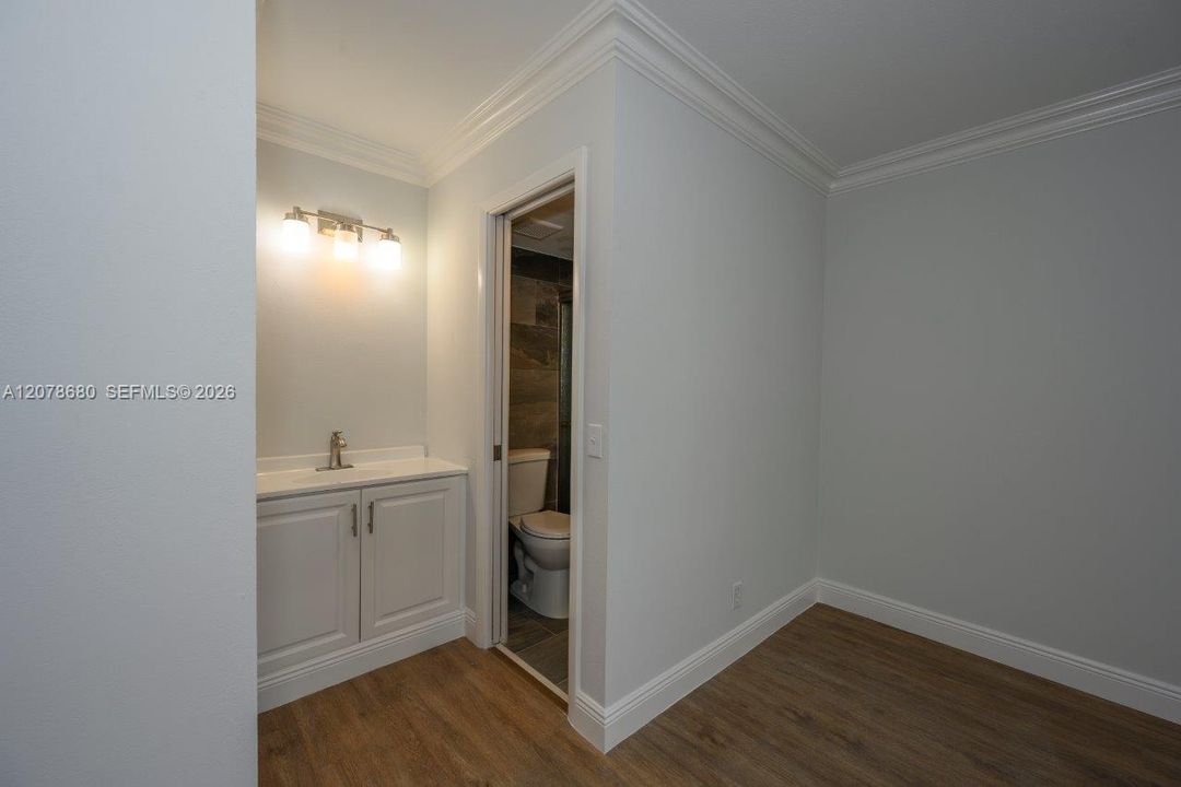 For Rent: $2,200 (2 beds, 2 baths, 1150 Square Feet)