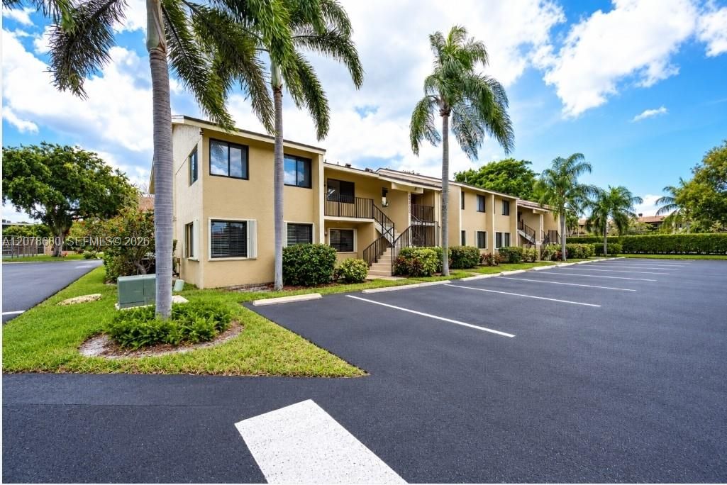 For Rent: $2,200 (2 beds, 2 baths, 1150 Square Feet)