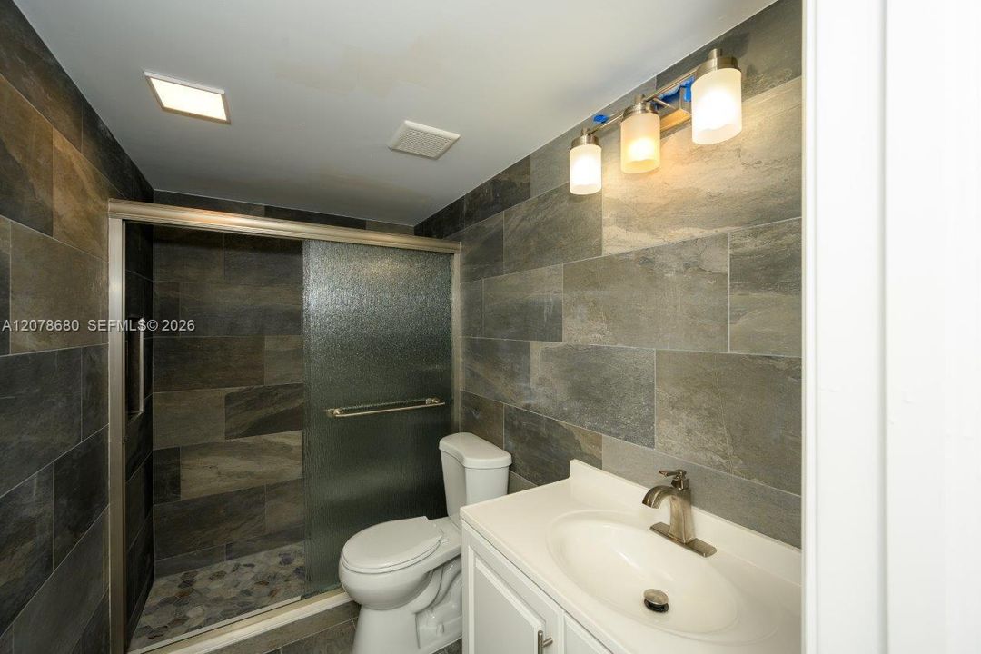 For Rent: $2,200 (2 beds, 2 baths, 1150 Square Feet)