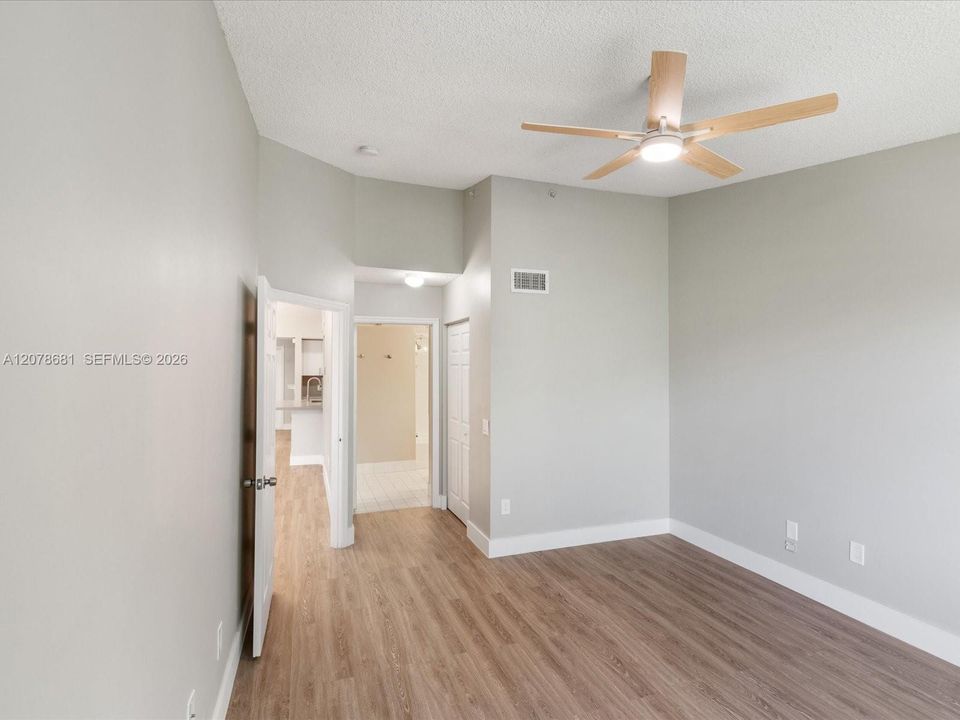 For Rent: $2,350 (2 beds, 2 baths, 1000 Square Feet)
