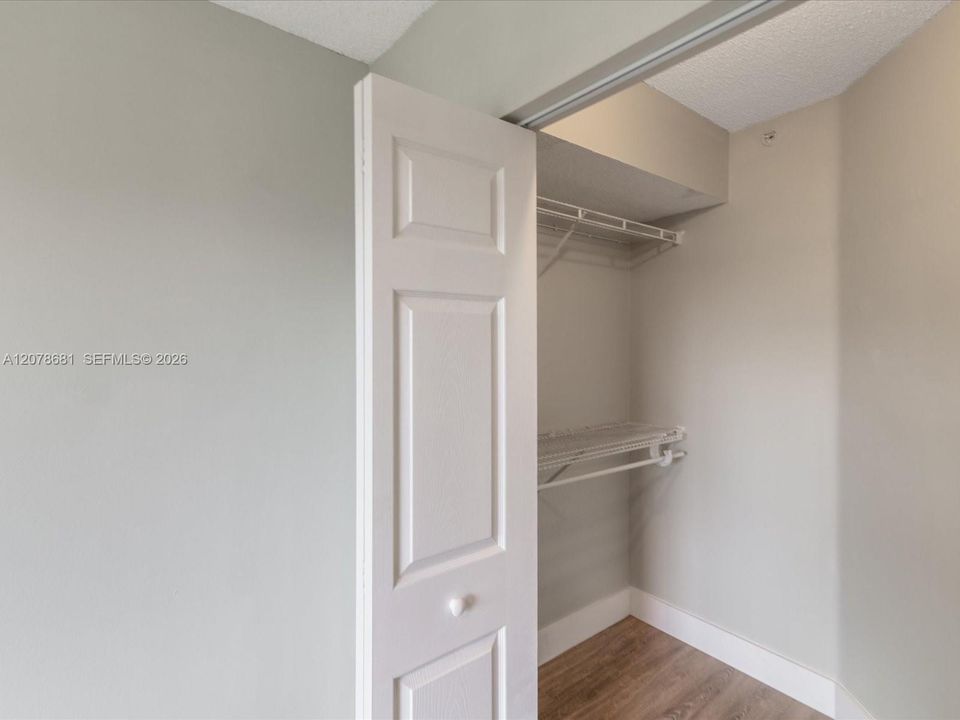 For Rent: $2,350 (2 beds, 2 baths, 1000 Square Feet)
