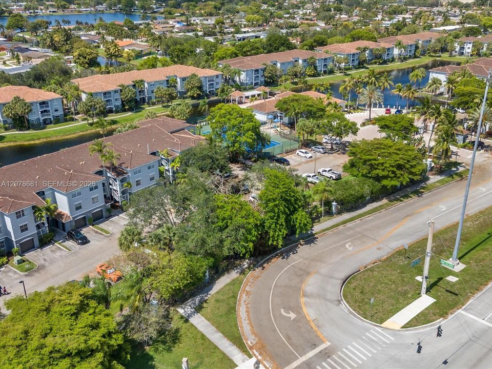 For Rent: $2,350 (2 beds, 2 baths, 1000 Square Feet)